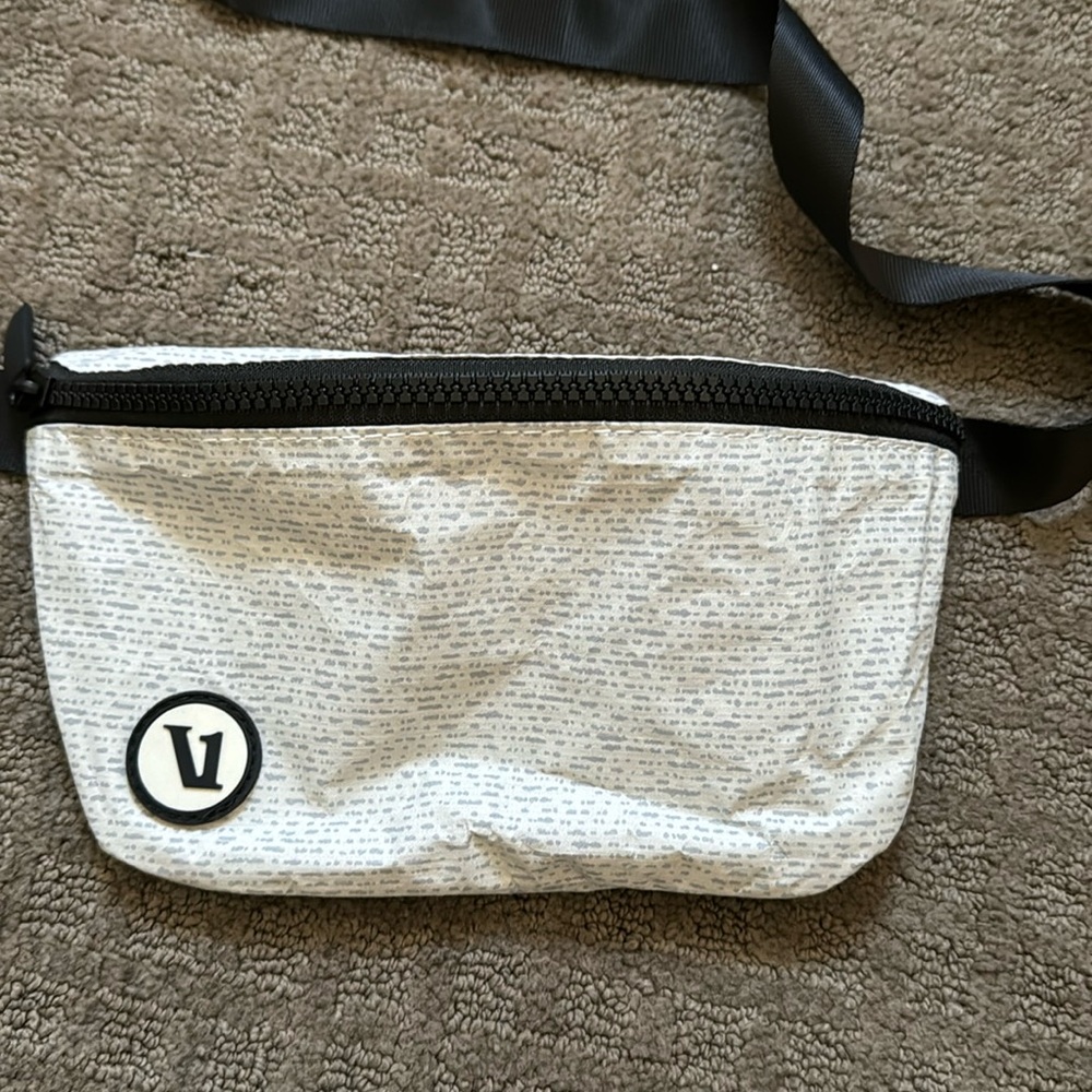 Aloha x Vuori striped/dotted hip pack/belt bag in gray/white/black like new